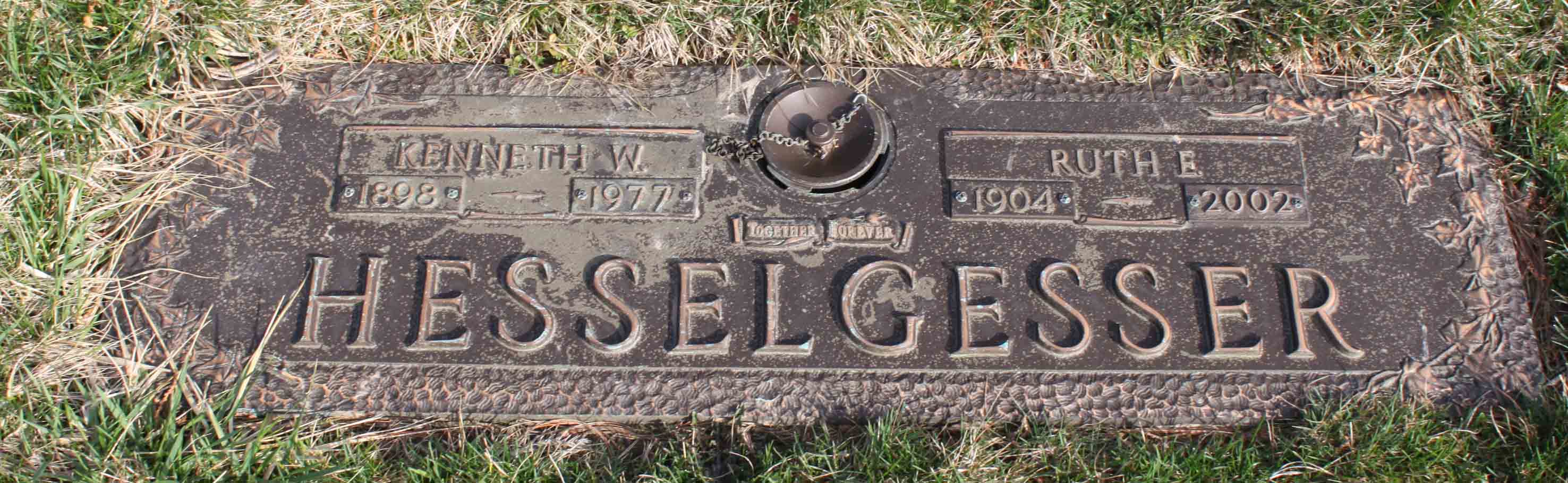 Ruth & Kenneth Hesselgesser tombstone